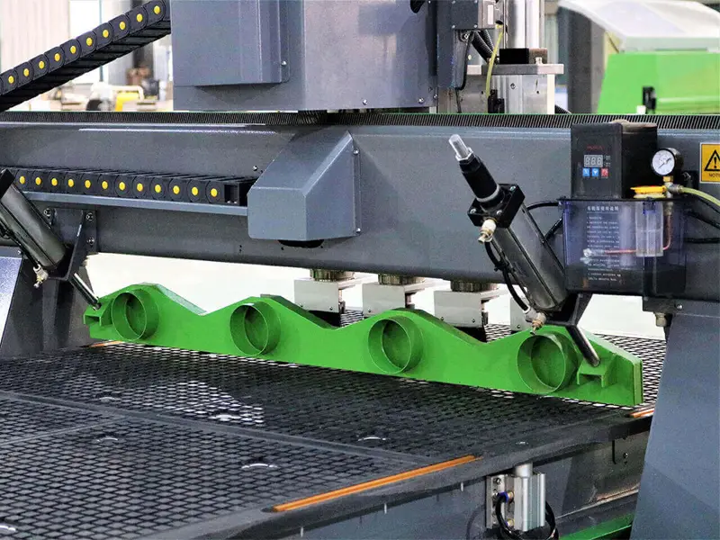 4 Process Multi-Head CNC Router for Efficient Woodworking Production - Image 2